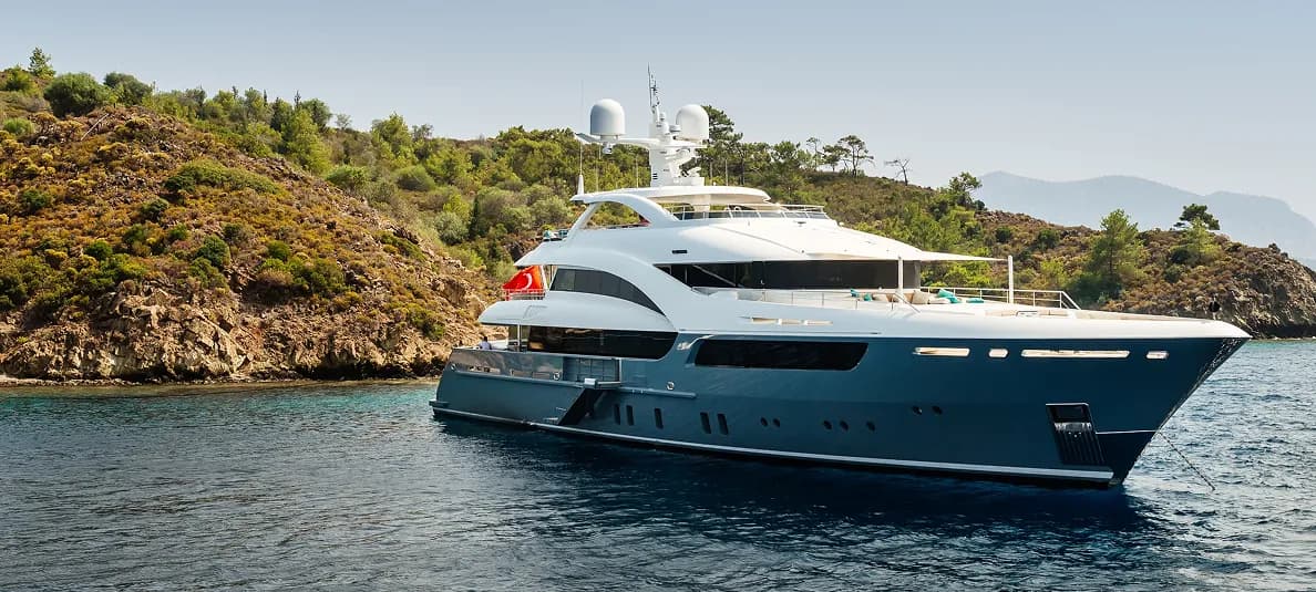 Hull Cleaning & Polishing: 